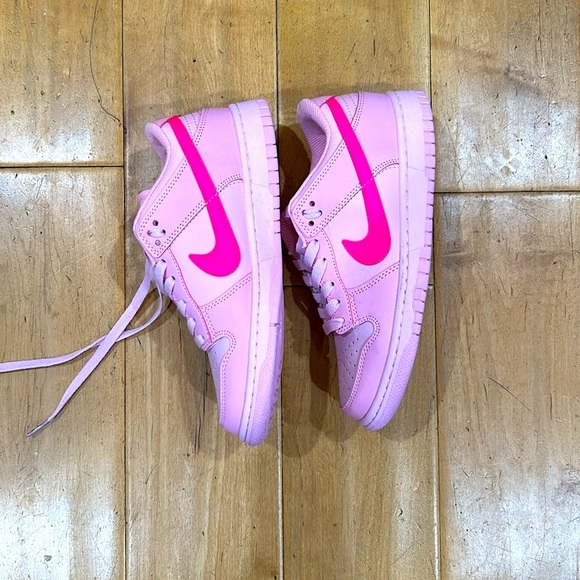 Nike pink dunks - Picture 2 of 2